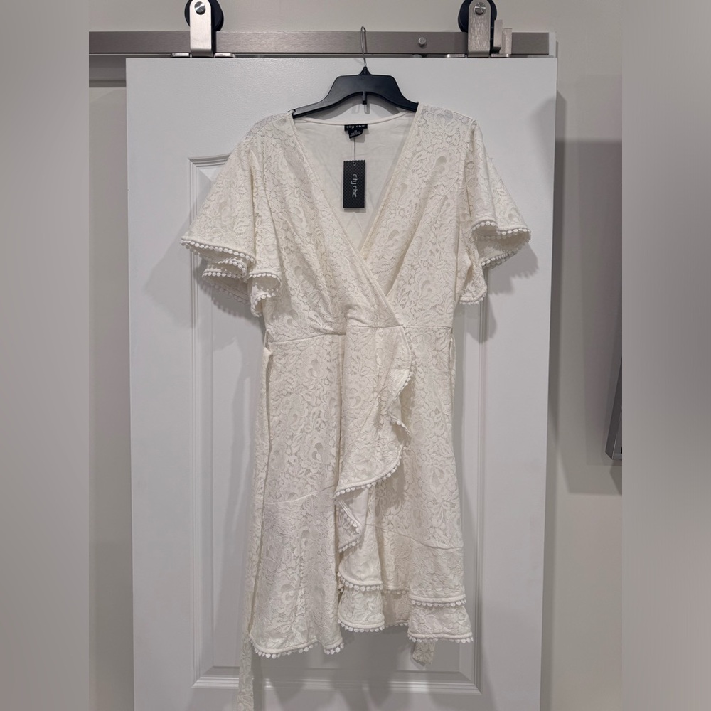 City Chic White Lace Wrap Mini Dress Size 14 (City Chic XS) New with Tags